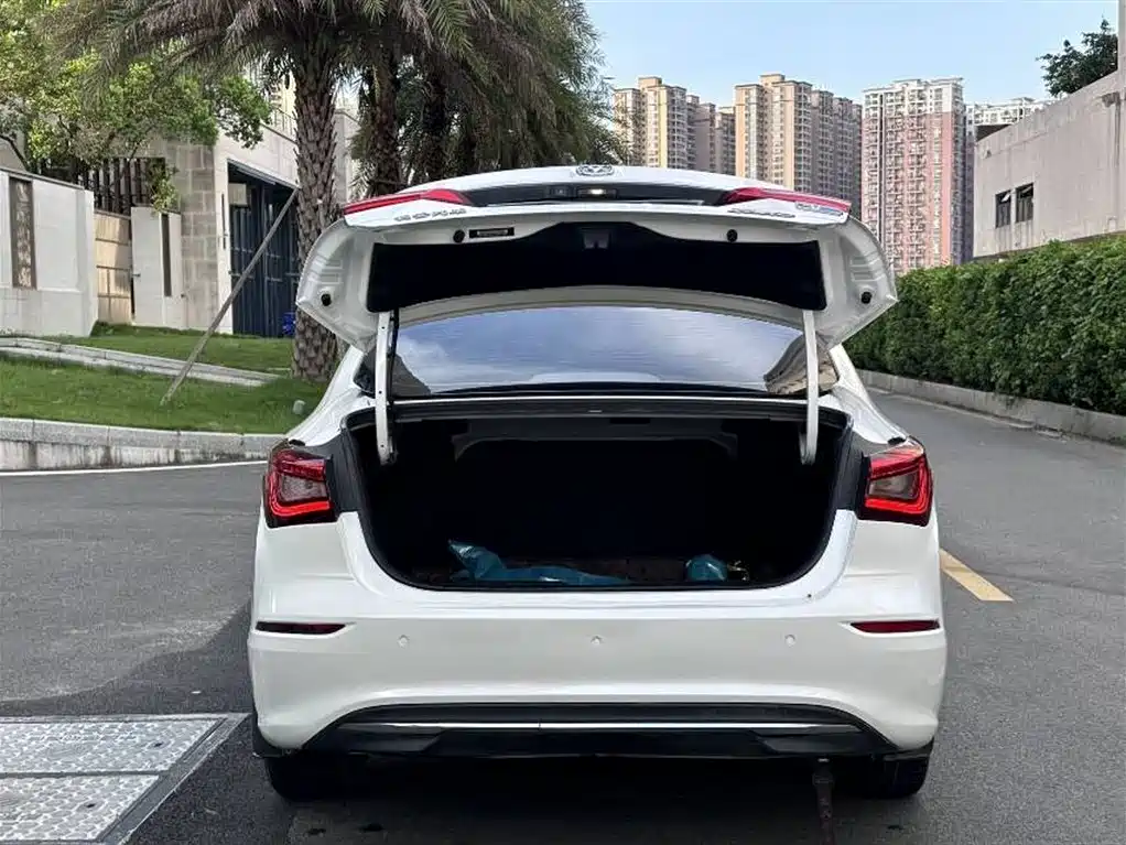 Changan Eado New Energy 2019 — фото 16