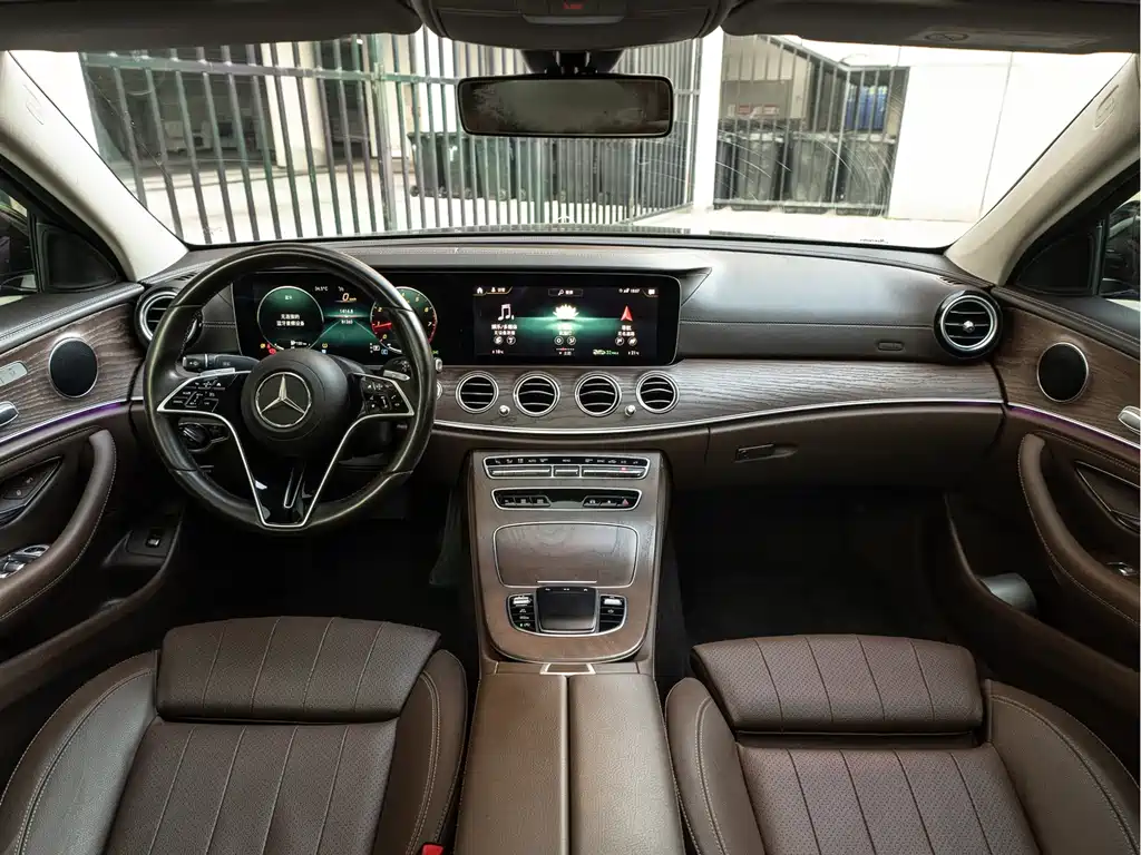 Mercedes-Benz E-Class 2022 — фото 4