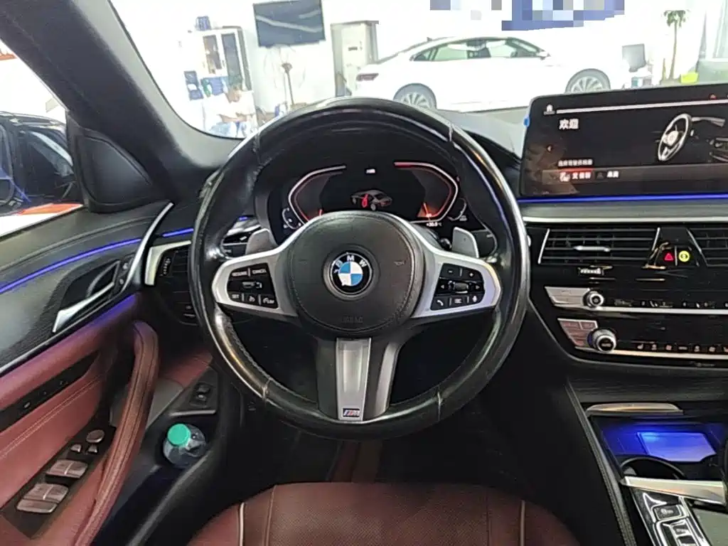 BMW 5 Series 2022 — фото 11