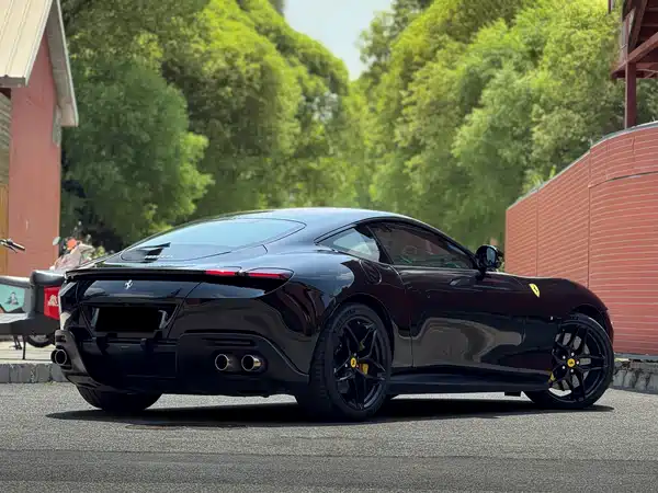 Ferrari Roma 2021