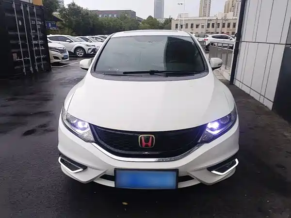 Honda Jade 2015