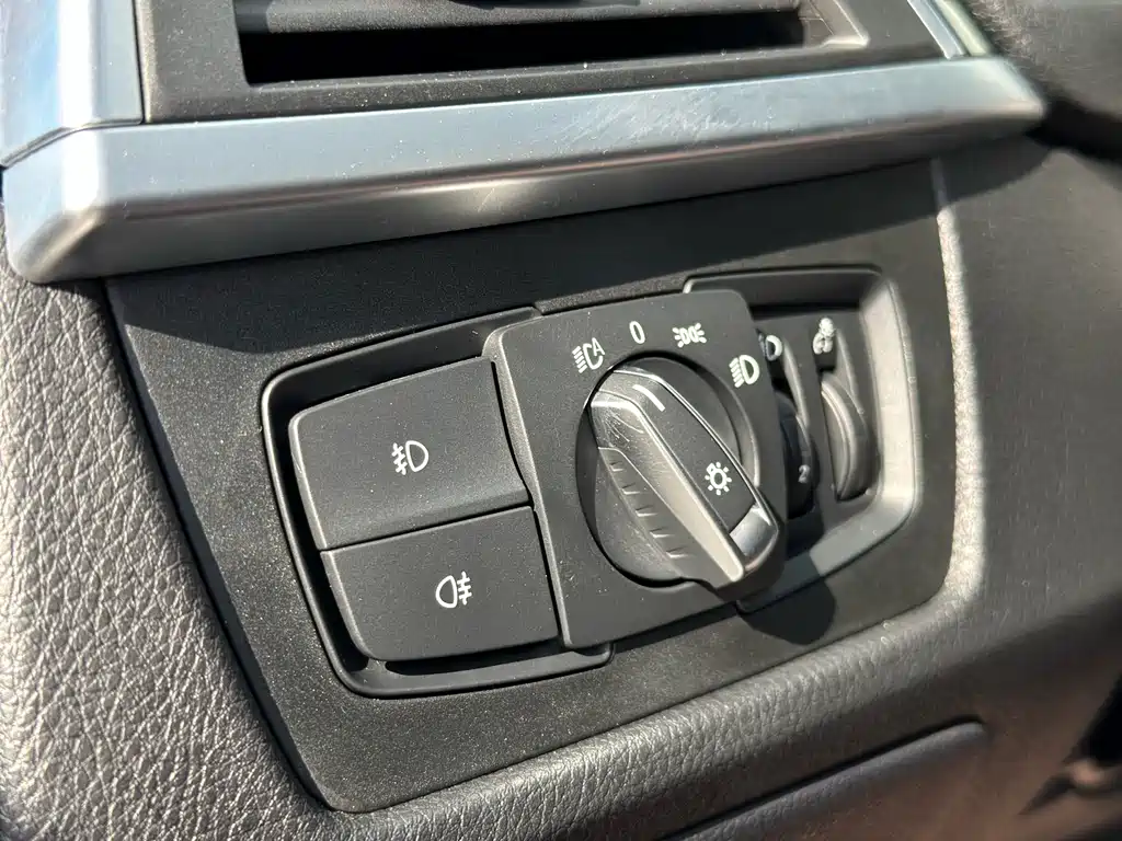 BMW 3 Series 2019 — фото 24