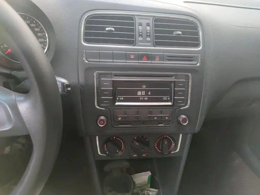 Volkswagen Polo 2015