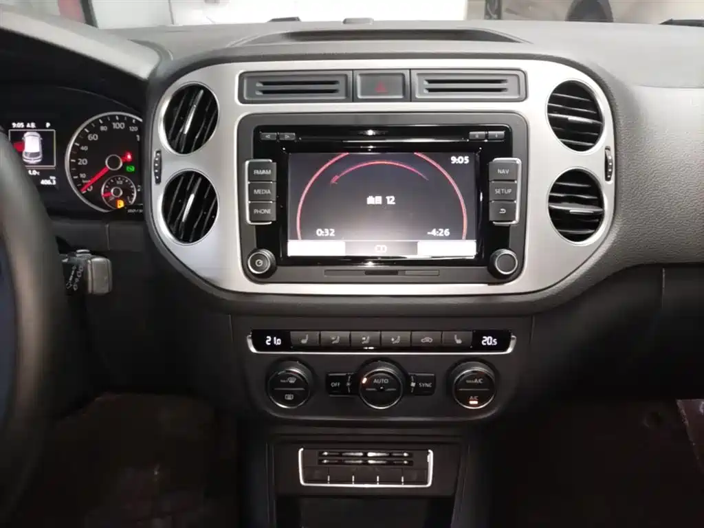 Volkswagen Tiguan 2015 — фото 13