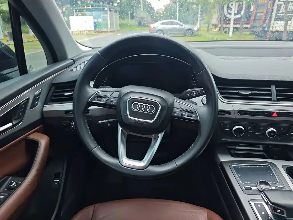 Audi Q7 2019 — фото 17