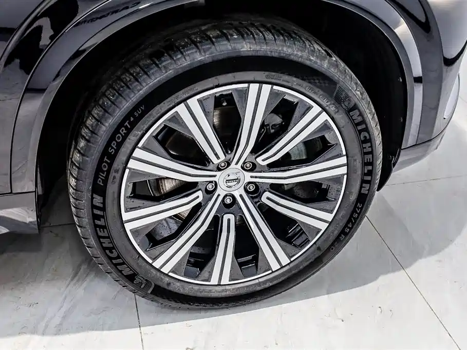 Volvo XC90 2023 — фото 15