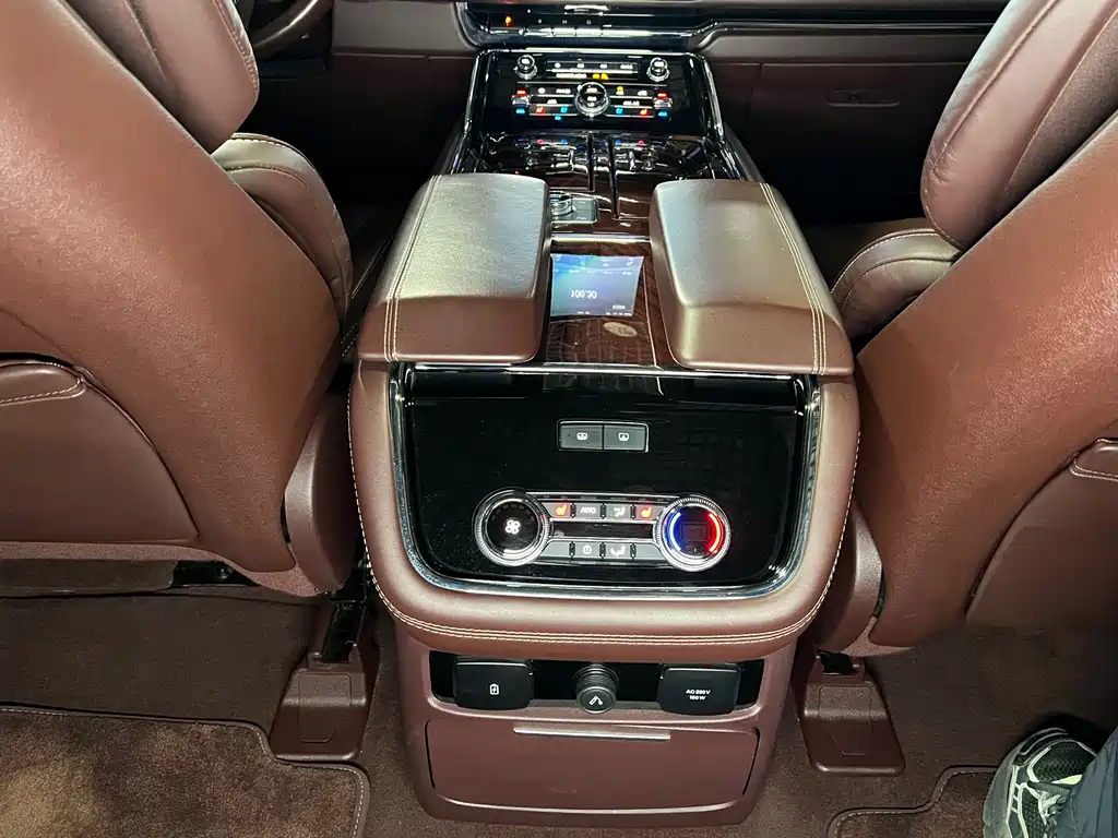 Lincoln Navigator 2021 — фото 24