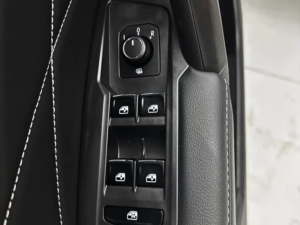 Volkswagen Tiguan L 2023 — фото 19