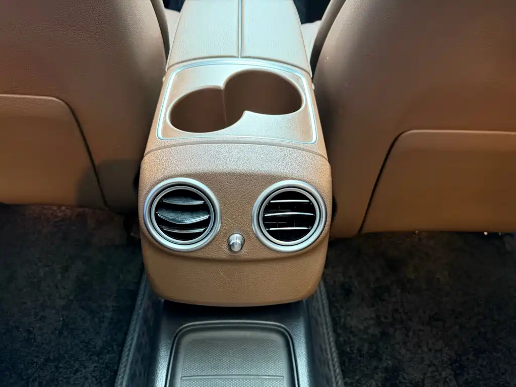 Mercedes-Benz E-Class 2020 — фото 10