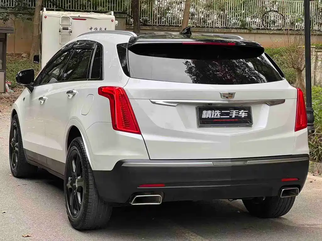 Cadillac XT5 2018 — фото 18