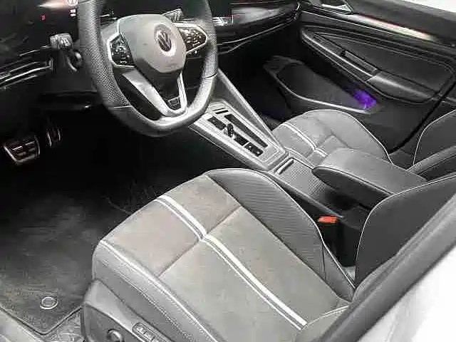 Volkswagen Golf 2024