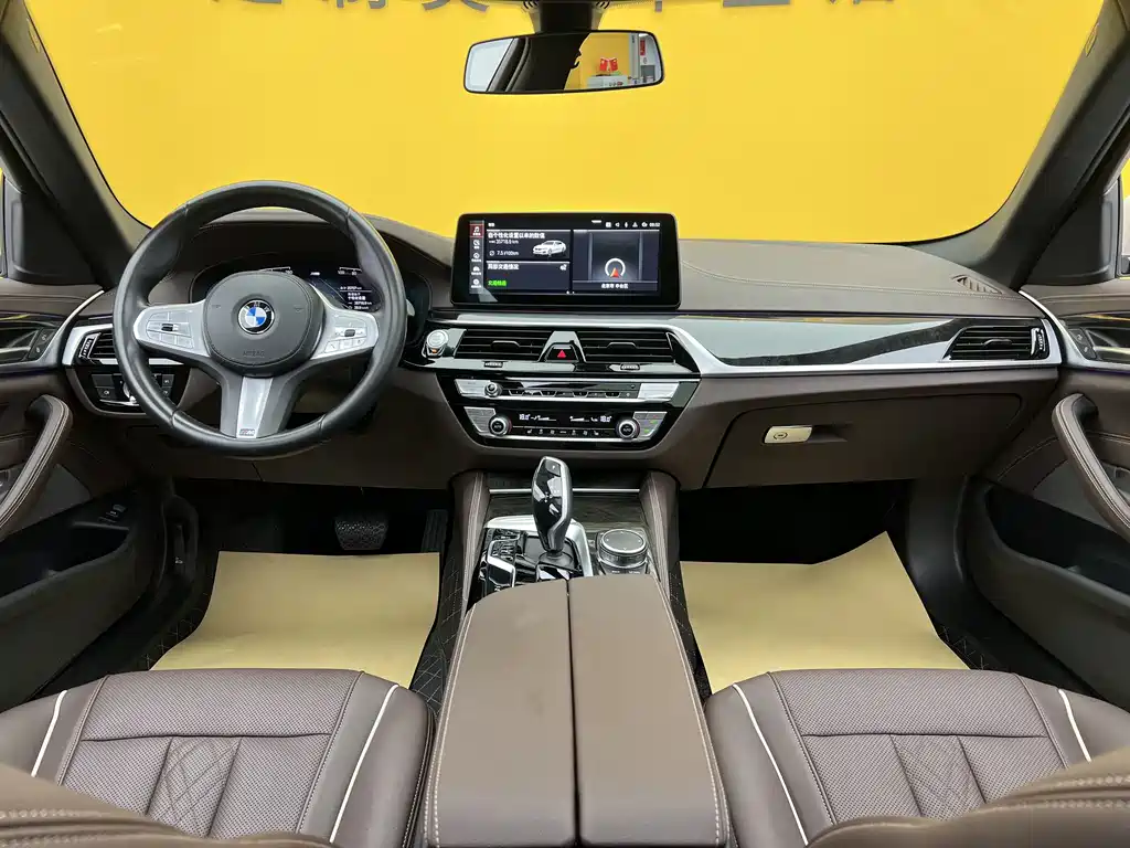 BMW 5 Series 2024 — фото 10