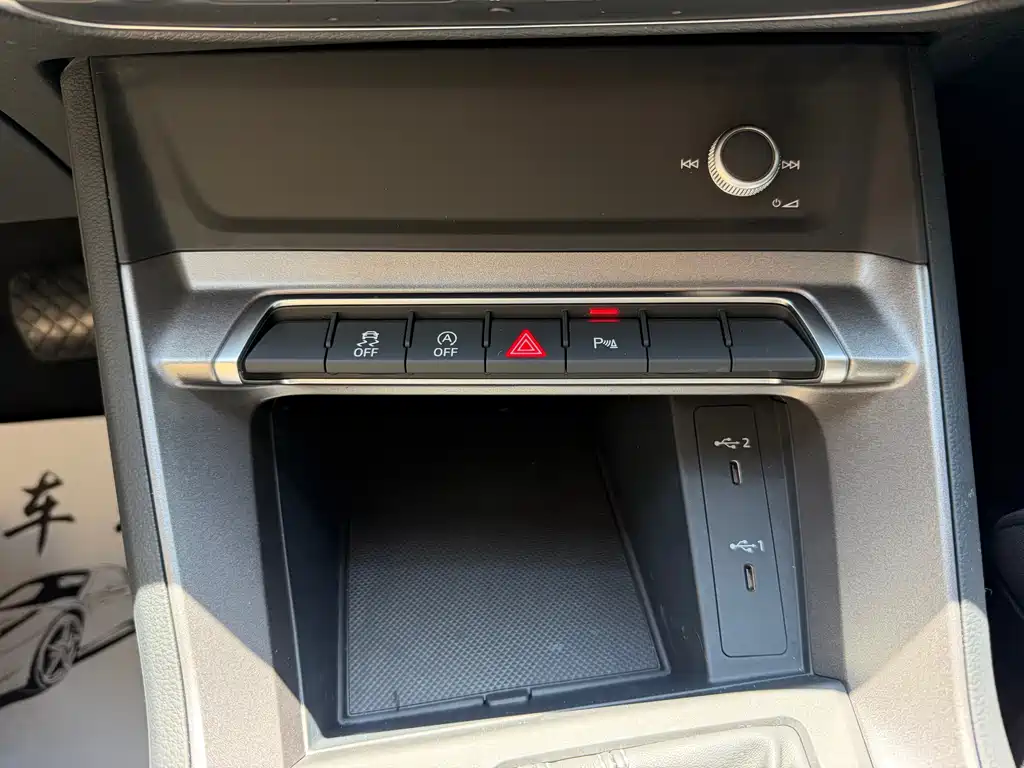 Audi Q3 2023 — фото 24