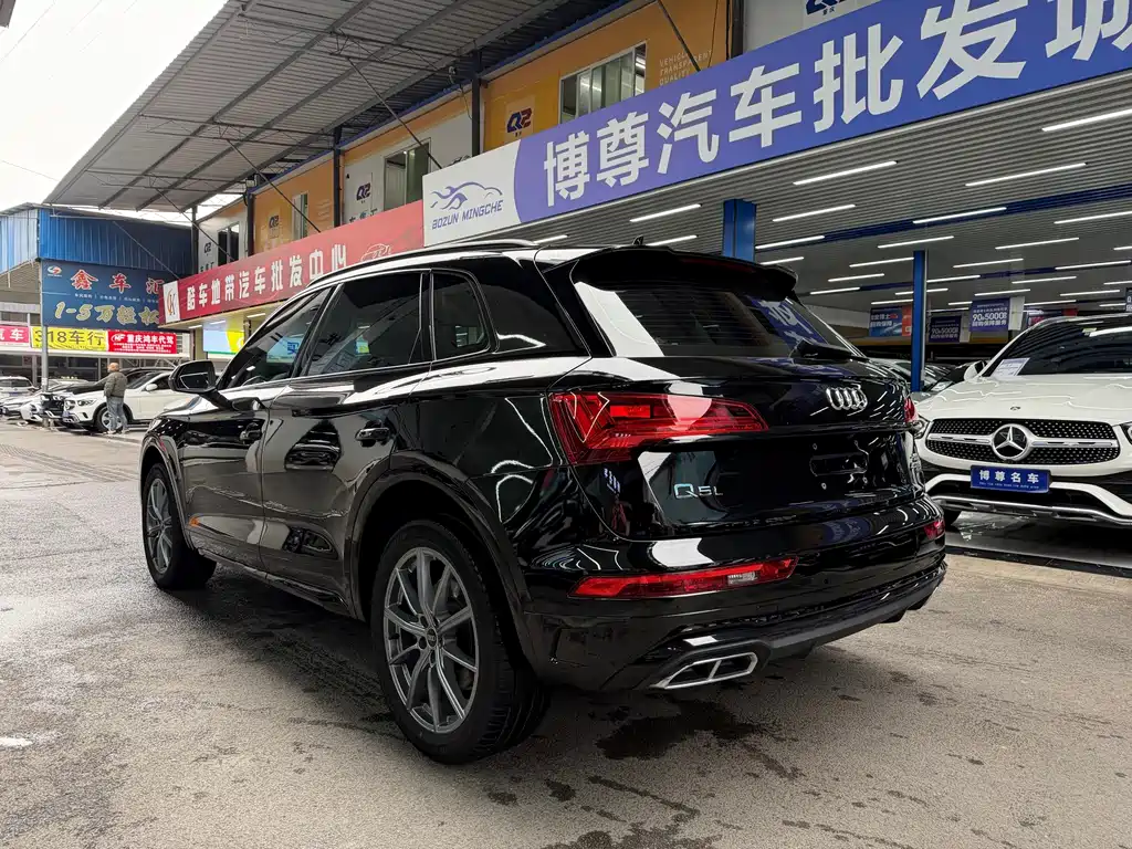 Audi Q5L 2023 — фото 24