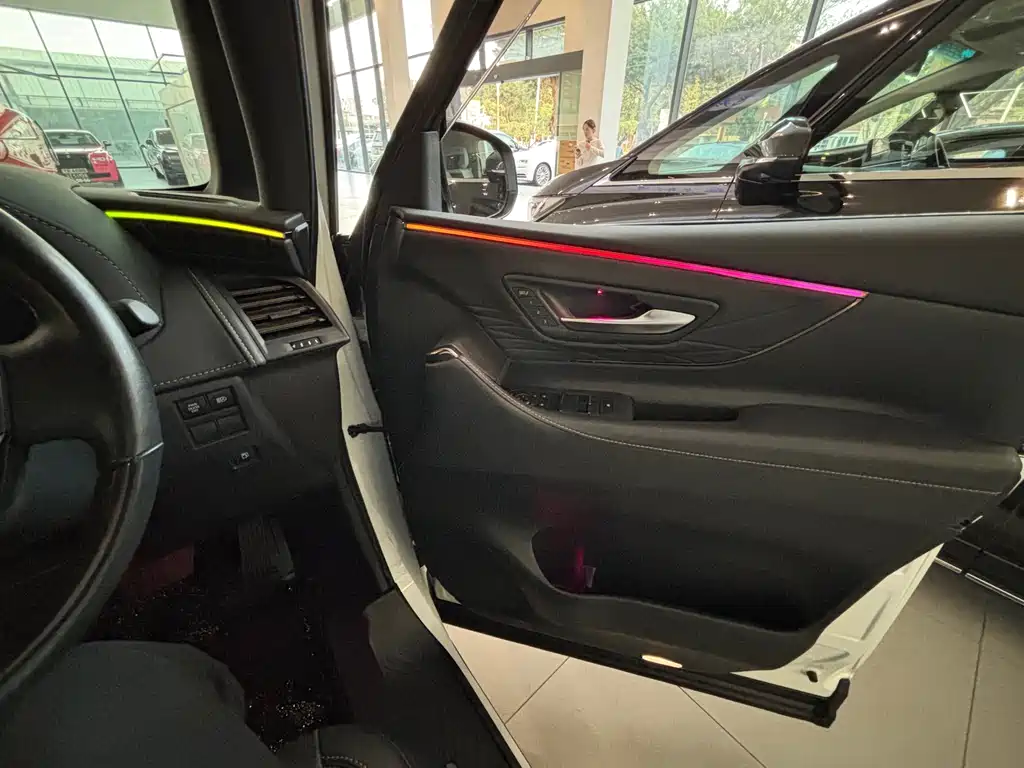 Toyota Alphard 2025 — фото 9