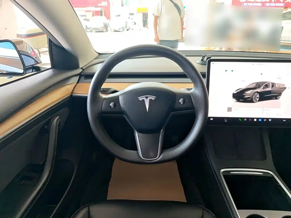 Tesla Model 3 2023 — фото 11
