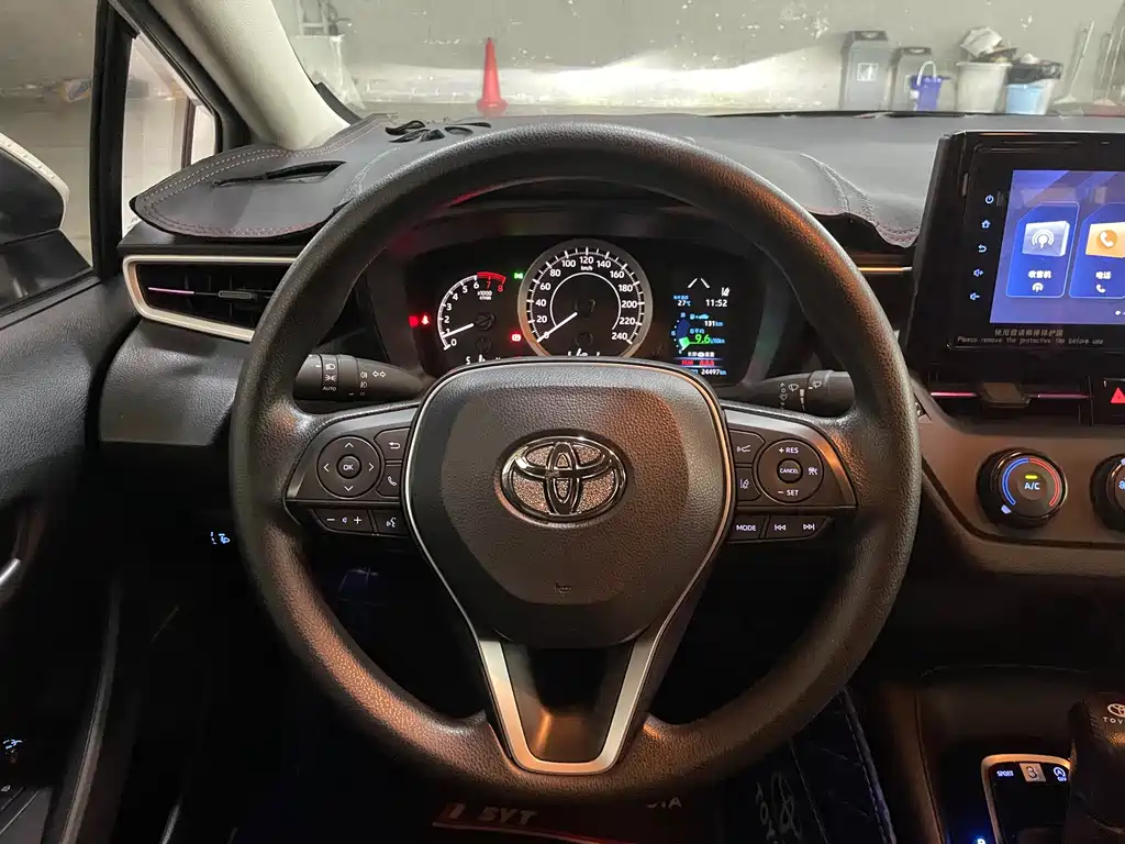 Toyota Corolla 2023 — фото 10