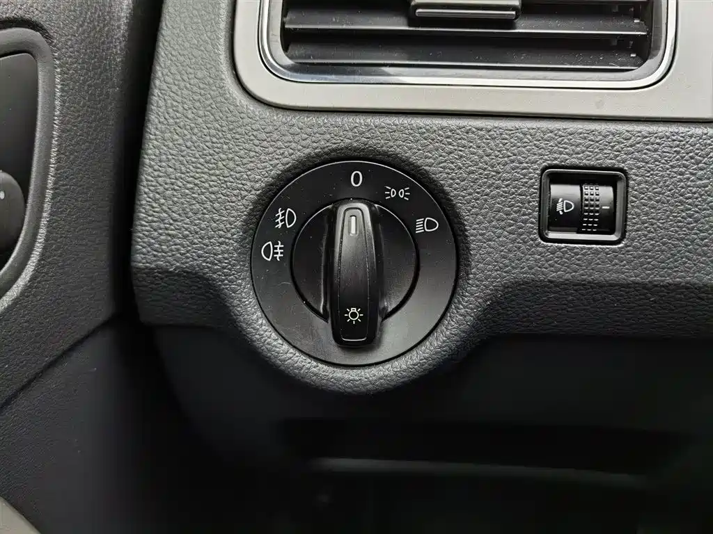 Skoda Rapid Spaceback 2016 — фото 21