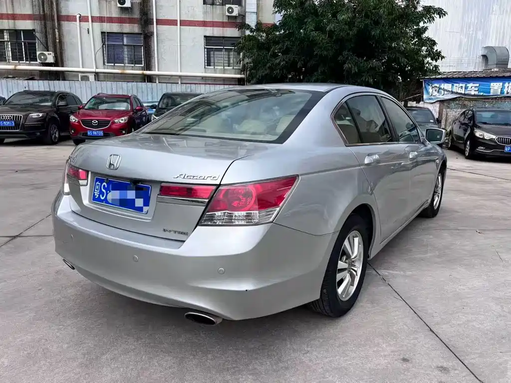 Honda Accord 2011
