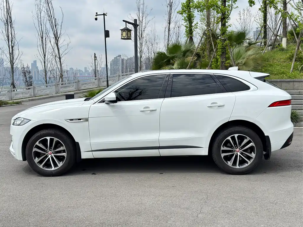 Jaguar F-PACE 2017 — фото 8