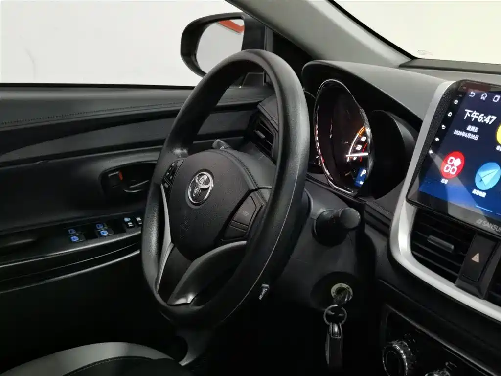 Toyota Yaris L 2022 — фото 22
