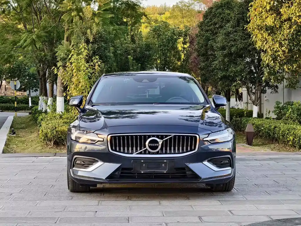 Volvo S60 2021 — фото 2