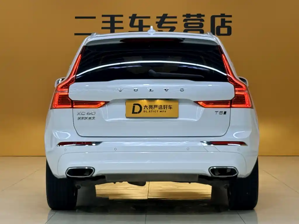 Volvo XC60 2021 — фото 10