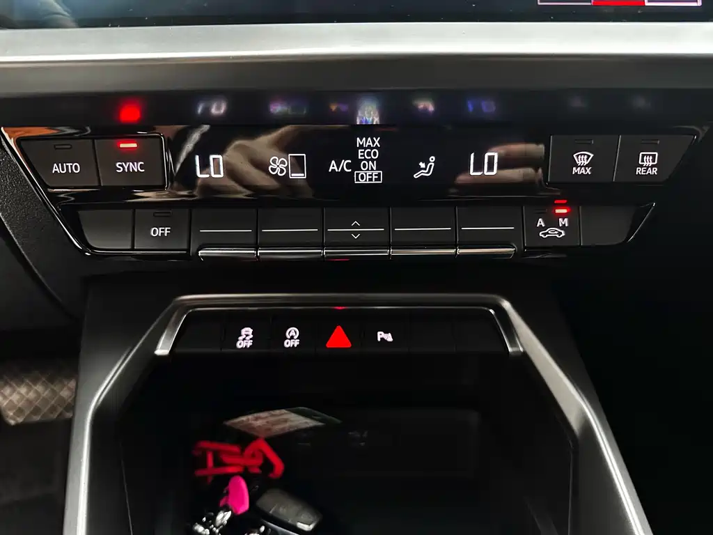 Audi A3 2023 — фото 15
