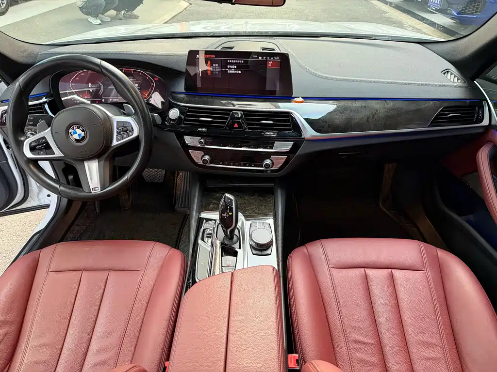 BMW 5 Series 2020 — фото 12