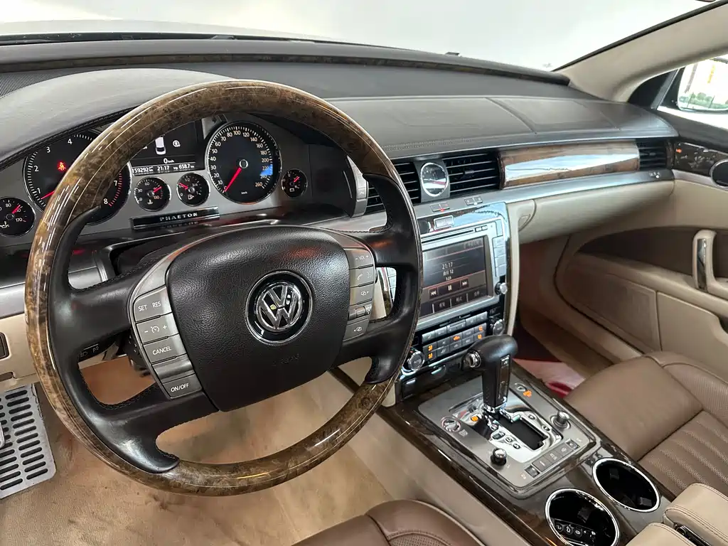 Volkswagen Phaeton 2014 — фото 14
