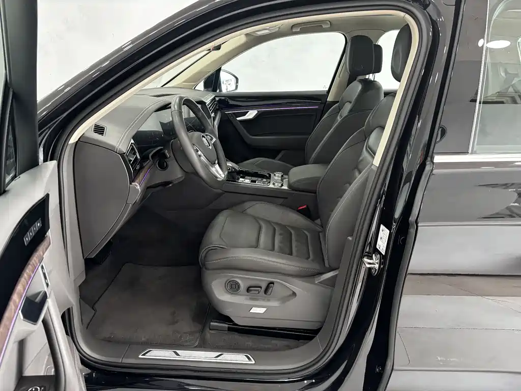 Volkswagen Touareg 2020 — фото 11