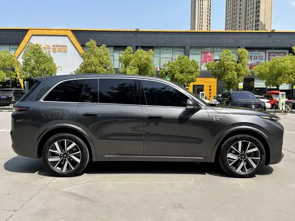 Li Auto L8 2023