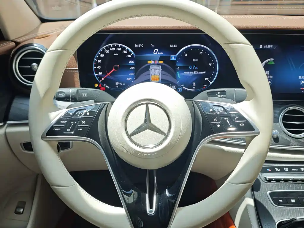 Mercedes-Benz E-Class 2022 — фото 12