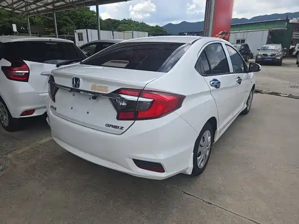 Honda Greiz 2016