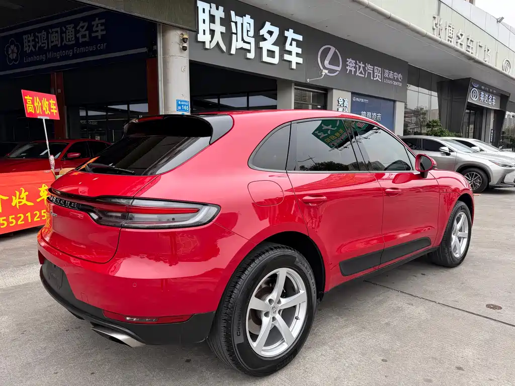 Porsche Macan 2019 — фото 13