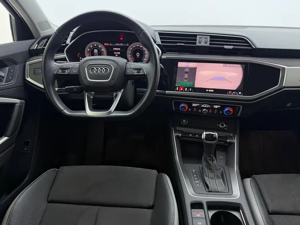 Audi Q3 2022 — фото 10