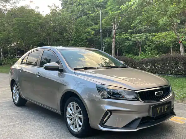 Geely Emgrand 2021