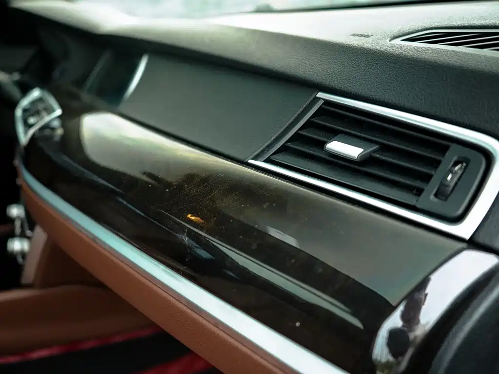 BMW 5 Series GT 2012 — фото 25