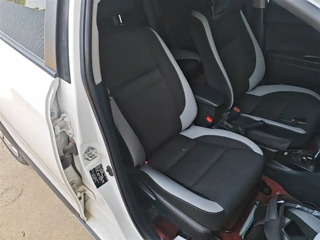 Toyota Yaris L 2022 — фото 25