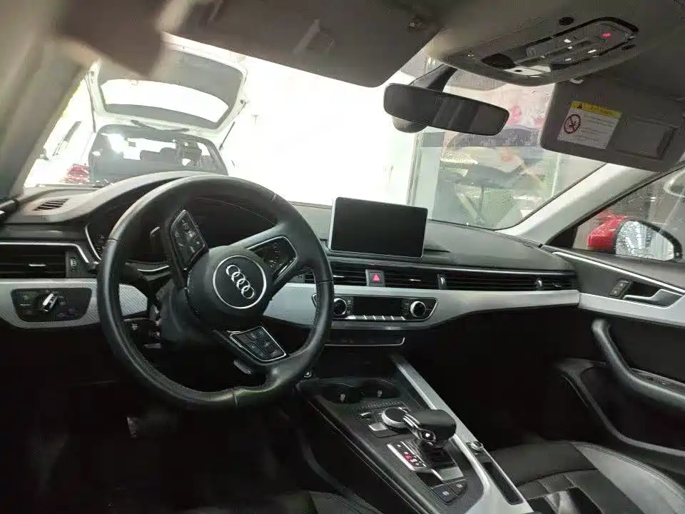 Audi A4L 2017