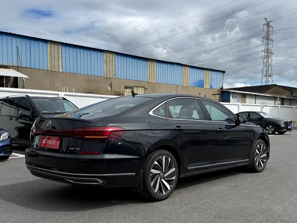 Volkswagen Passat 2022 — фото 15