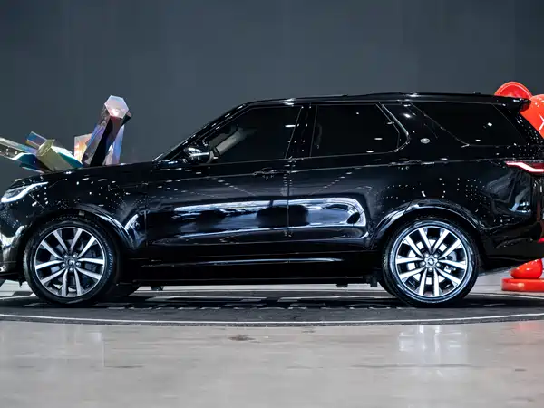 Land Rover Discovery 2021