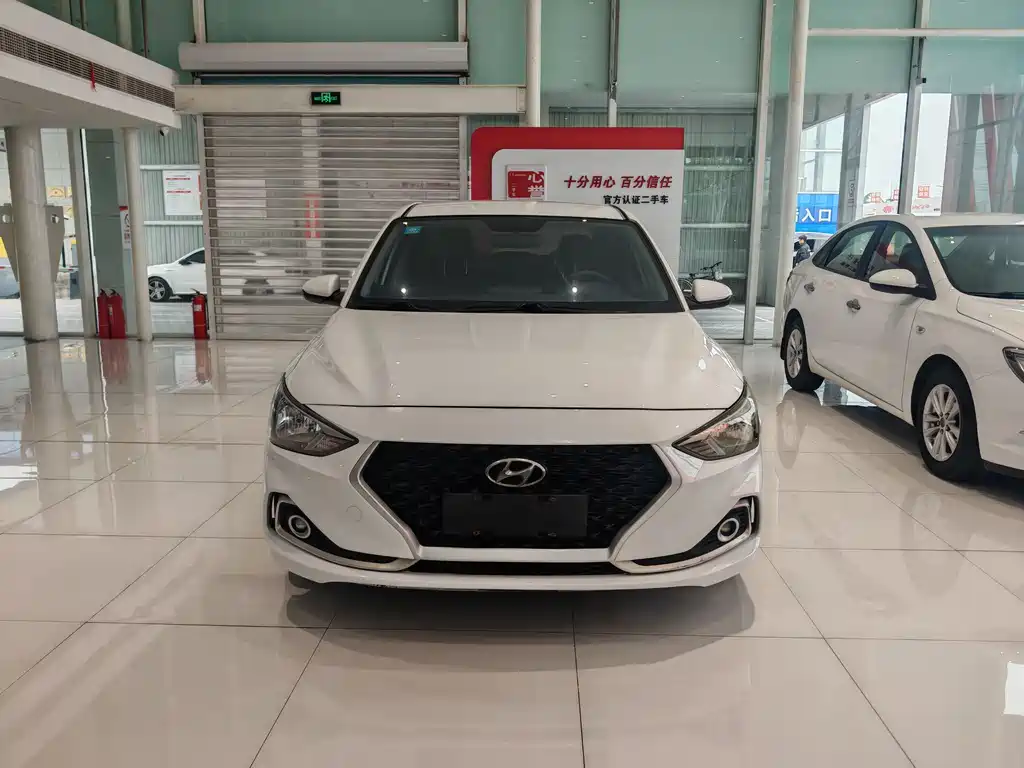 Hyundai Elantra 2019 — фото 2