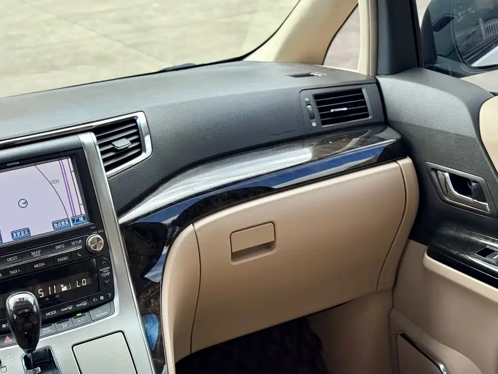 Toyota Alphard 2015 — фото 15