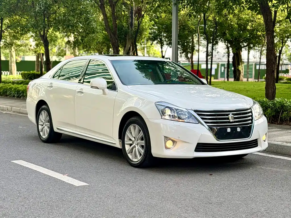 Toyota Crown 2013 — фото 3