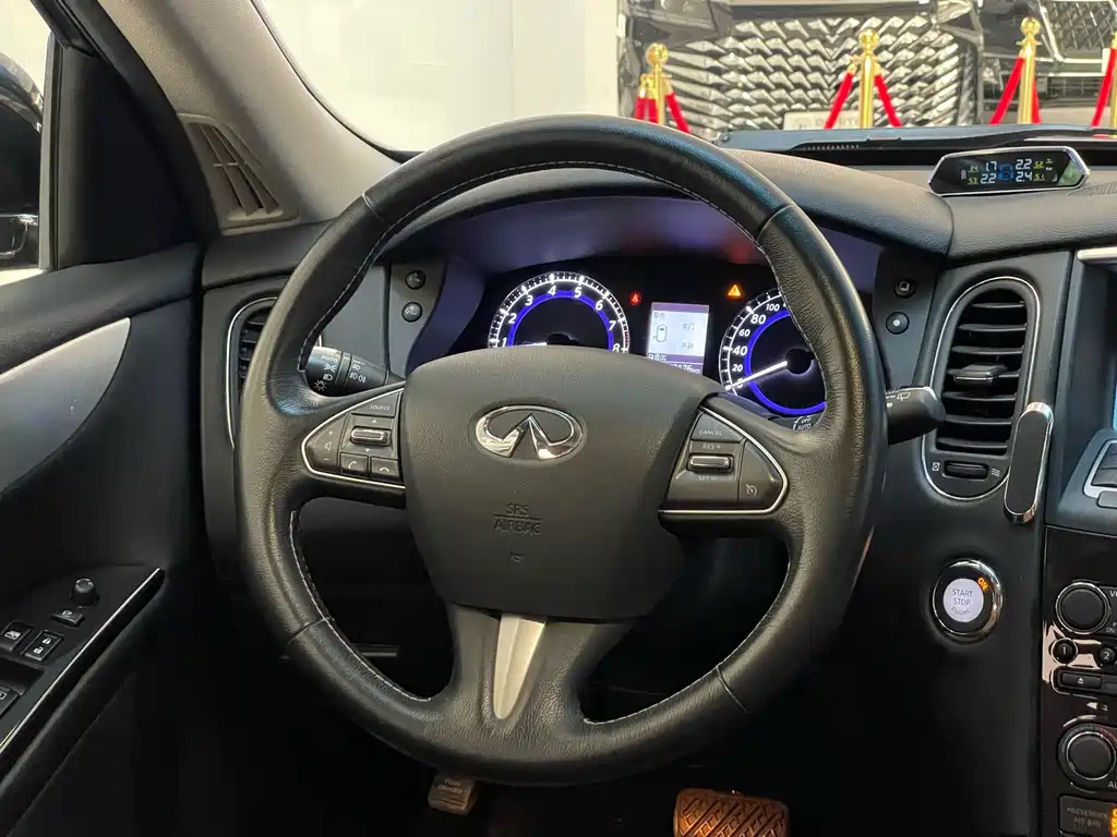 Infiniti QX50 2017 — фото 17