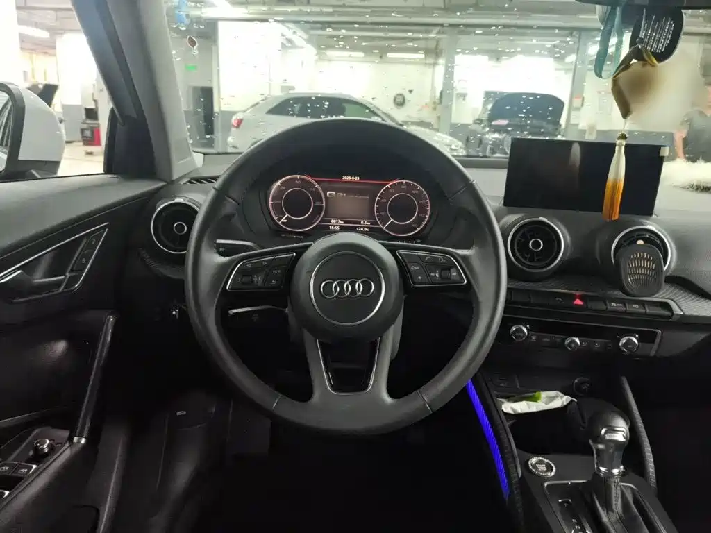 Audi Q2L e-tron 2021