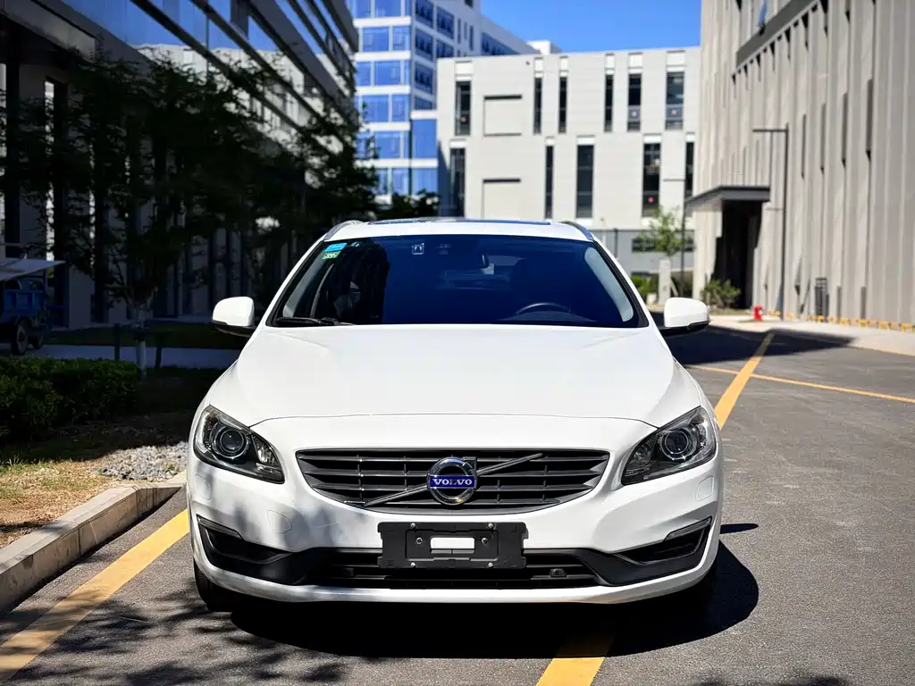 Volvo V60 2016 — фото 2