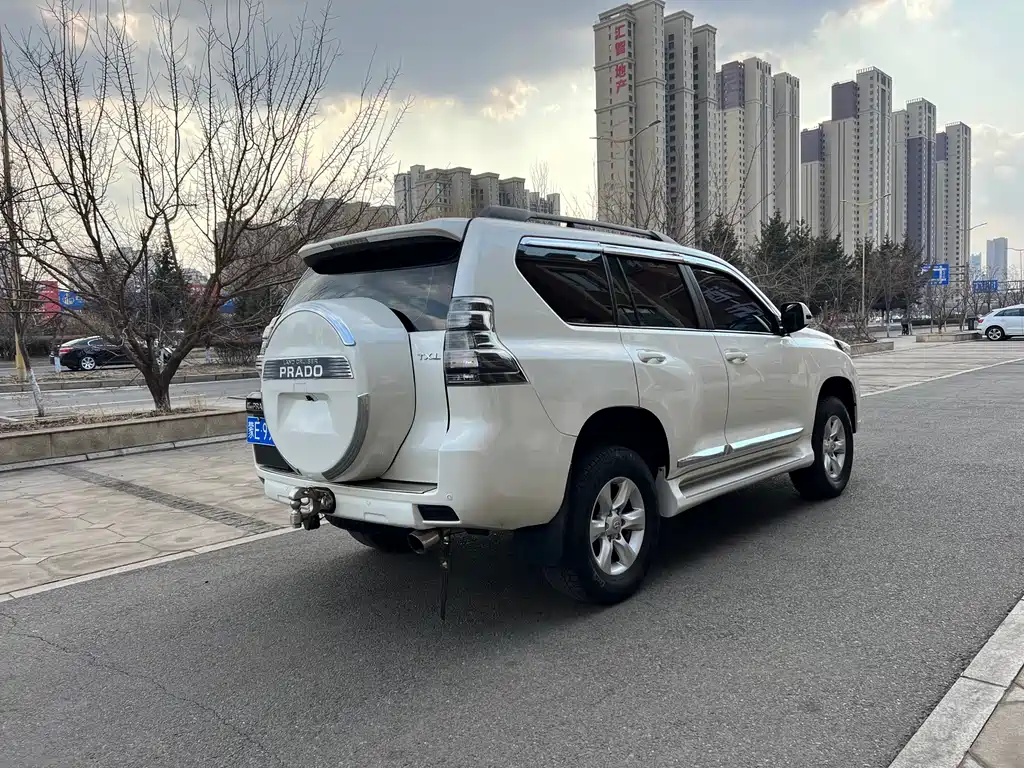 Toyota Prado 2015 — фото 7