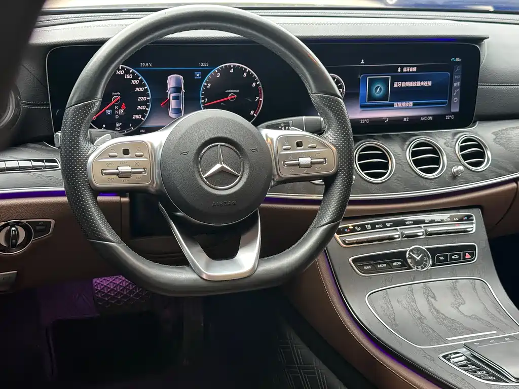 Mercedes-Benz E-Class 2020 — фото 24